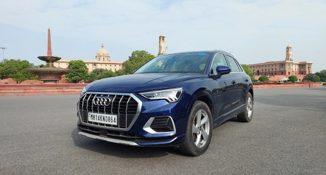 Audi Q3 एक प्रीमियम कॉम्पैक्ट SUV जो स्टाइल परफॉर्मेंस और कम्फर्ट का परफेक्ट कॉम्बिनेशन है!