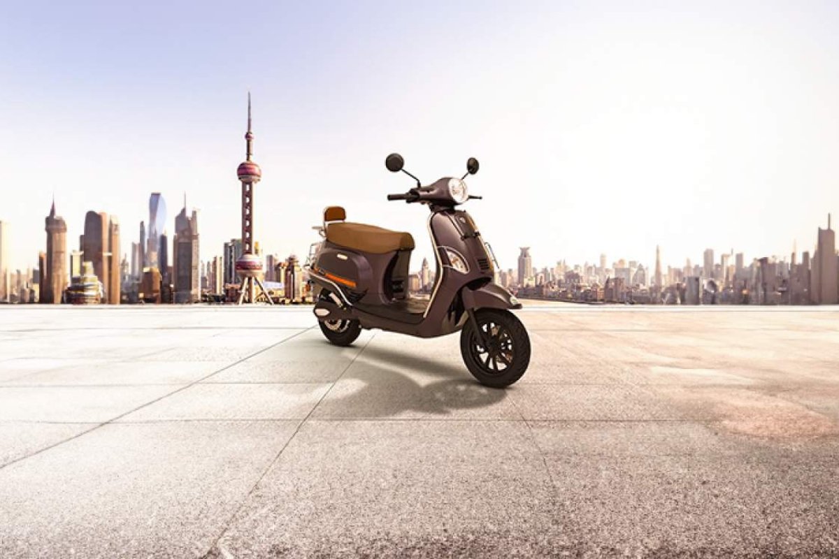 शानदार डिज़ाइन और जबरदस्त रेंज के साथ आई Benling Aura Electric Scooter अब सपना होगा सच