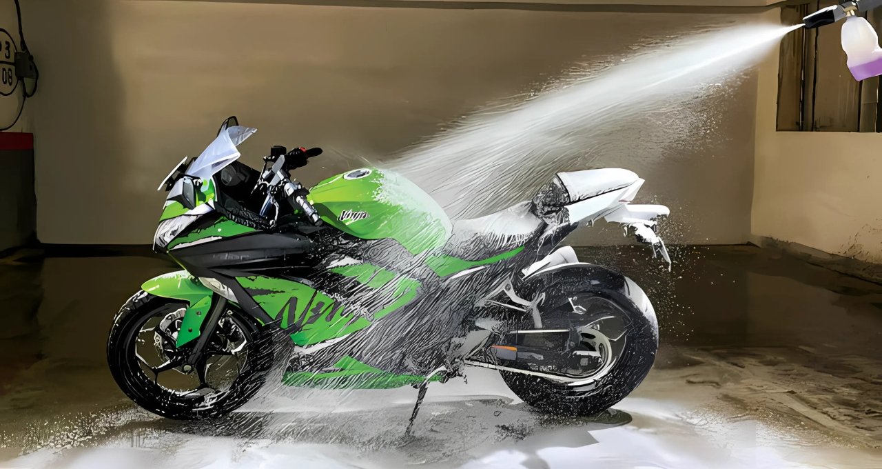 Kawasaki Ninja 300: स्टाइल स्पीड और परफॉर्मेंस का पावरफुल कॉम्बिनेशन