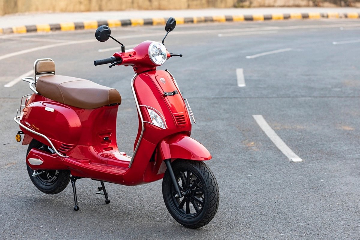 शानदार डिज़ाइन और जबरदस्त रेंज के साथ आई Benling Aura Electric Scooter अब सपना होगा सच