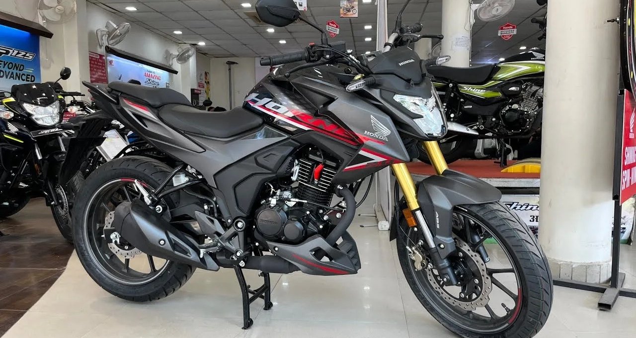 Honda Hornet 2.0: युवा दिलों की धड़कन स्टाइल और परफॉर्मेंस का जबरदस्त मेल