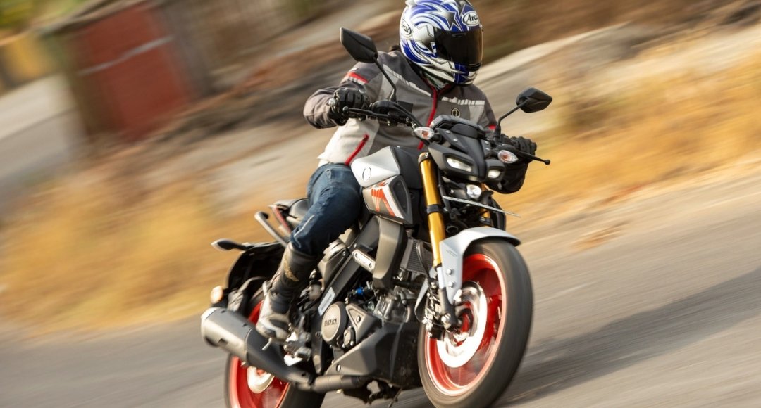 Yamaha MT 15 V2 स्ट्रीट परफॉर्मेंस का नया चेहरा जो दिलों पर राज करेगा