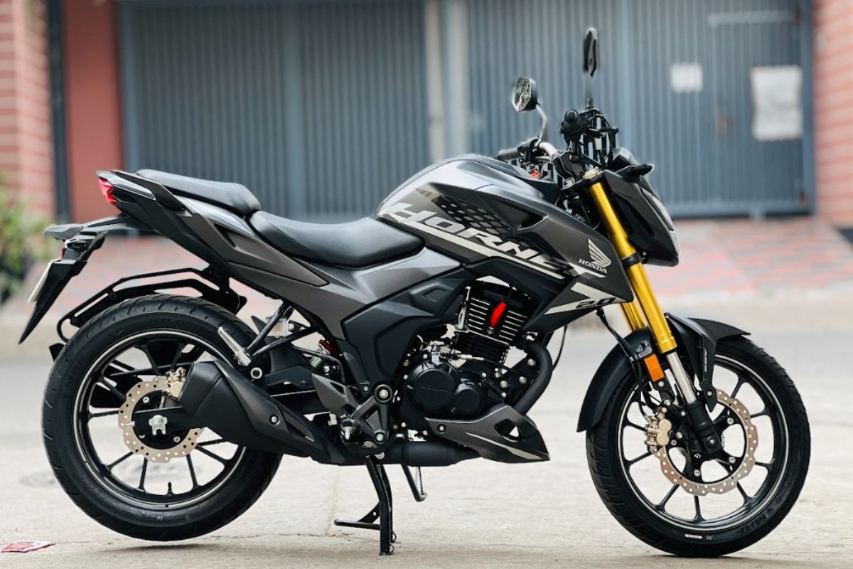 Honda Hornet 2.0: 130 kmph टॉप स्पीड और एबीएस सुरक्षा के साथ, कीमत और फीचर्स पूरी जानकारी