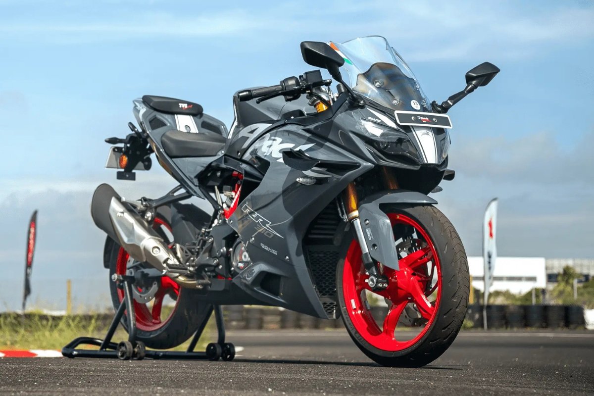 TVS Apache RR 310: शानदार फीचर्स के साथ दमदार स्पोर्ट्स बाइक, कीमत सिर्फ ₹2,78,063 में