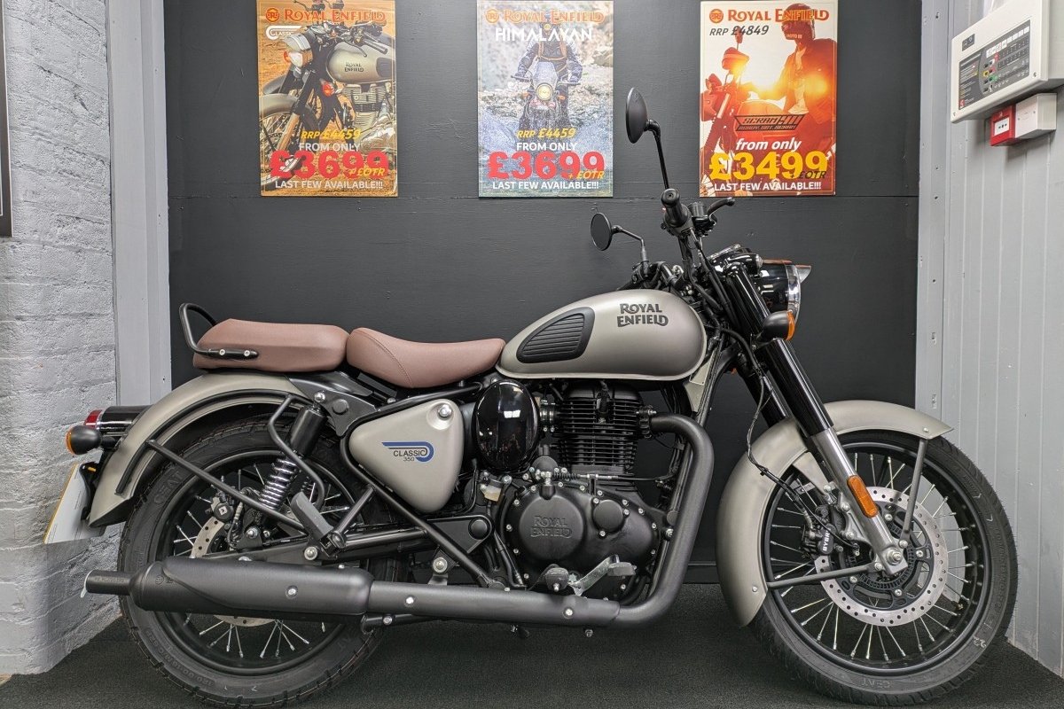 349cc दमदार इंजन और 34 kmpl माइलेज के साथ लौट आया है Royal Enfield Classic 350 का जादू