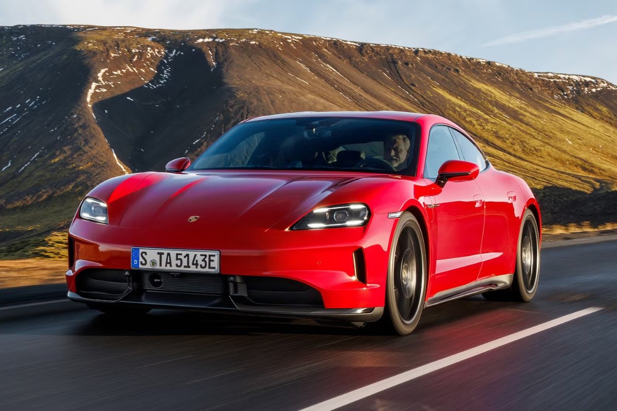 ₹1.70 Cr से शुरू होने वाली Porsche Taycan एक सपना जो अब हकीकत है