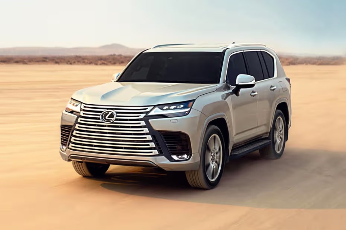 जब बात हो रुतबे की, तो Lexus LX है सबसे आगे कीमत ₹2.84 - ₹3.12 Cr तक
