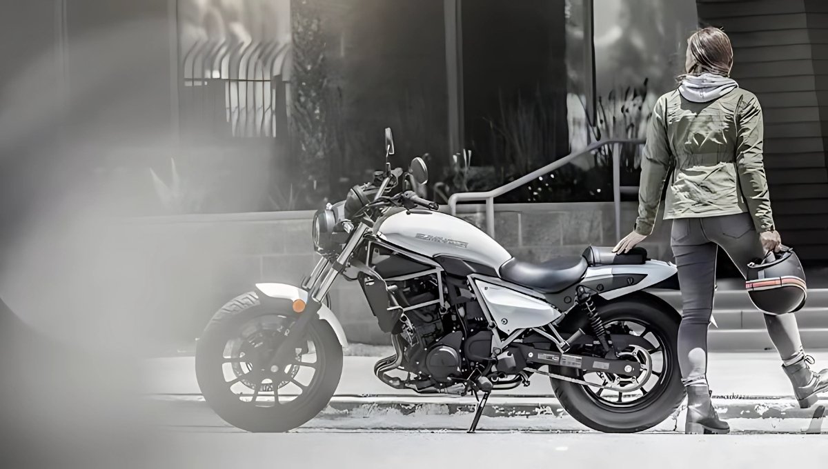 Kawasaki Eliminator: दमदार पावर और शानदार फीचर्स के साथ सिर्फ ₹5.62 लाख में