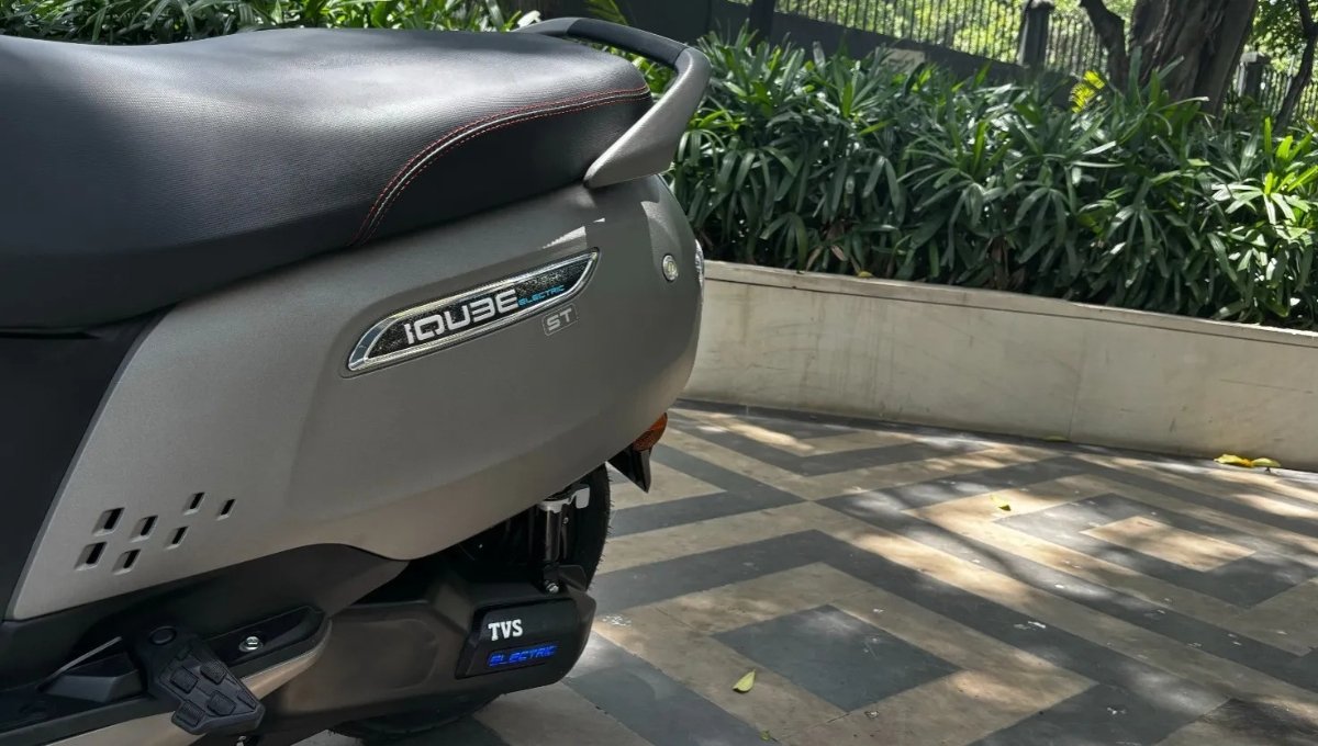 TVS iQube: सिर्फ ₹99,937 में पाएं स्मार्ट और पॉवरफुल इलेक्ट्रिक स्कूटर का जादू