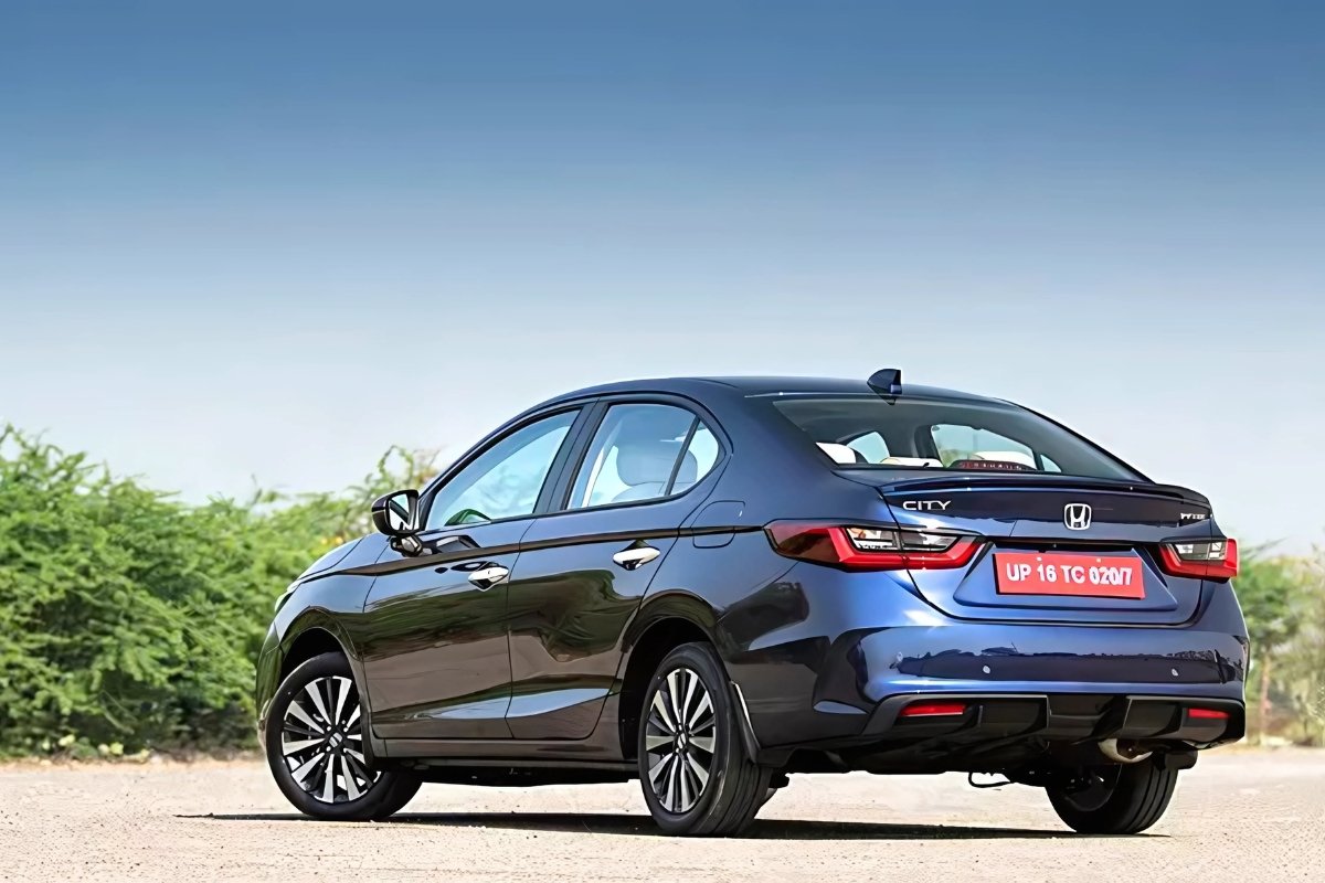 शानदार लुक्स जबरदस्त परफॉर्मेंस यही है Honda City