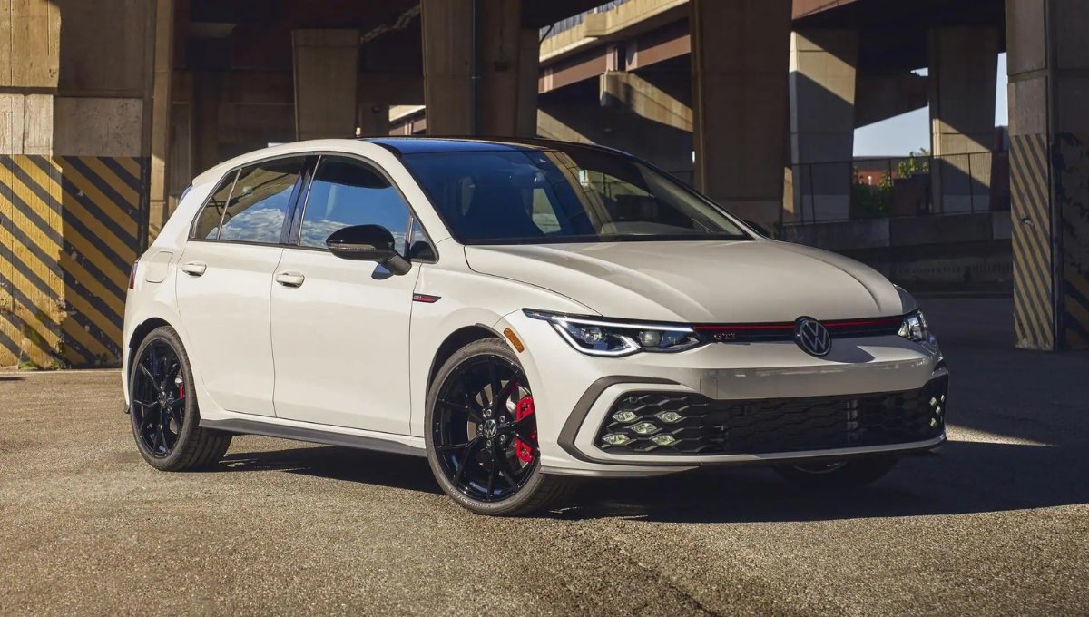 Volkswagen Golf GTI: ₹35 लाख में पाएं 261bhp की पावर और लग्ज़री फीचर्स का तूफान