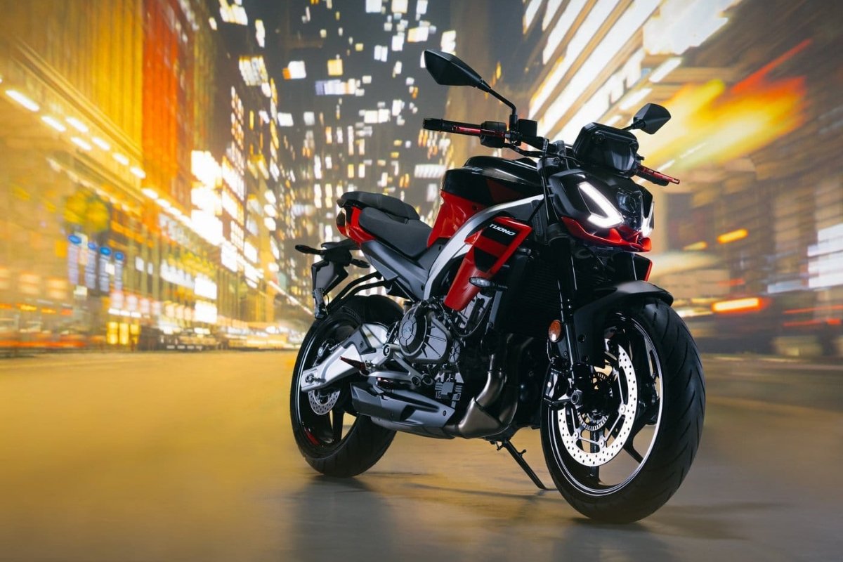 Aprilia Tuono 457 लॉन्च सिर्फ ₹4 लाख में 457cc की धड़कन, ट्रैक्शन कंट्रोल और TFT डिस्प्ले के साथ