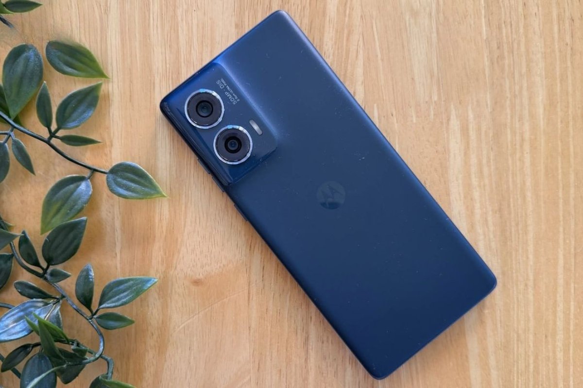 Moto G56 5G: स्मार्टफोन जो आपके दिल को छू जाएगा शानदार कैमरा, दमदार बैटरी और तेज़ प्रोसेसिंग