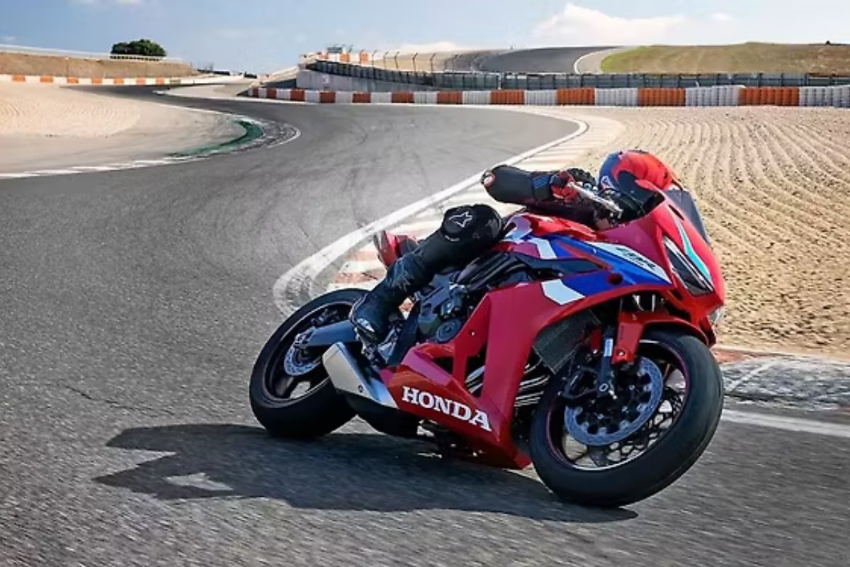 Honda CBR500R: एक नई स्पोर्ट बाइक, आपके बजट में आ रही है पावर और स्मार्टनेस