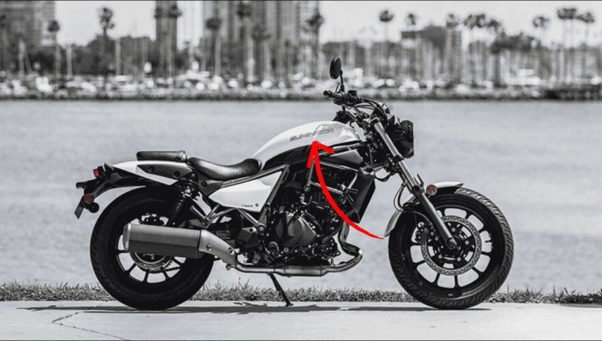 Kawasaki Eliminator: दमदार पावर और शानदार फीचर्स के साथ सिर्फ ₹5.62 लाख में