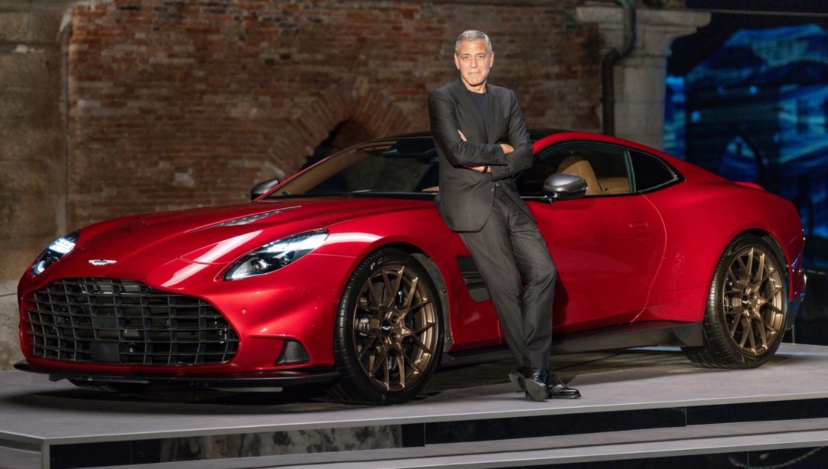 5.2L V12 इंजन वाली Aston Martin Vanquish रफ्तार की उड़ान, कीमत ₹5 करोड़ के करीब