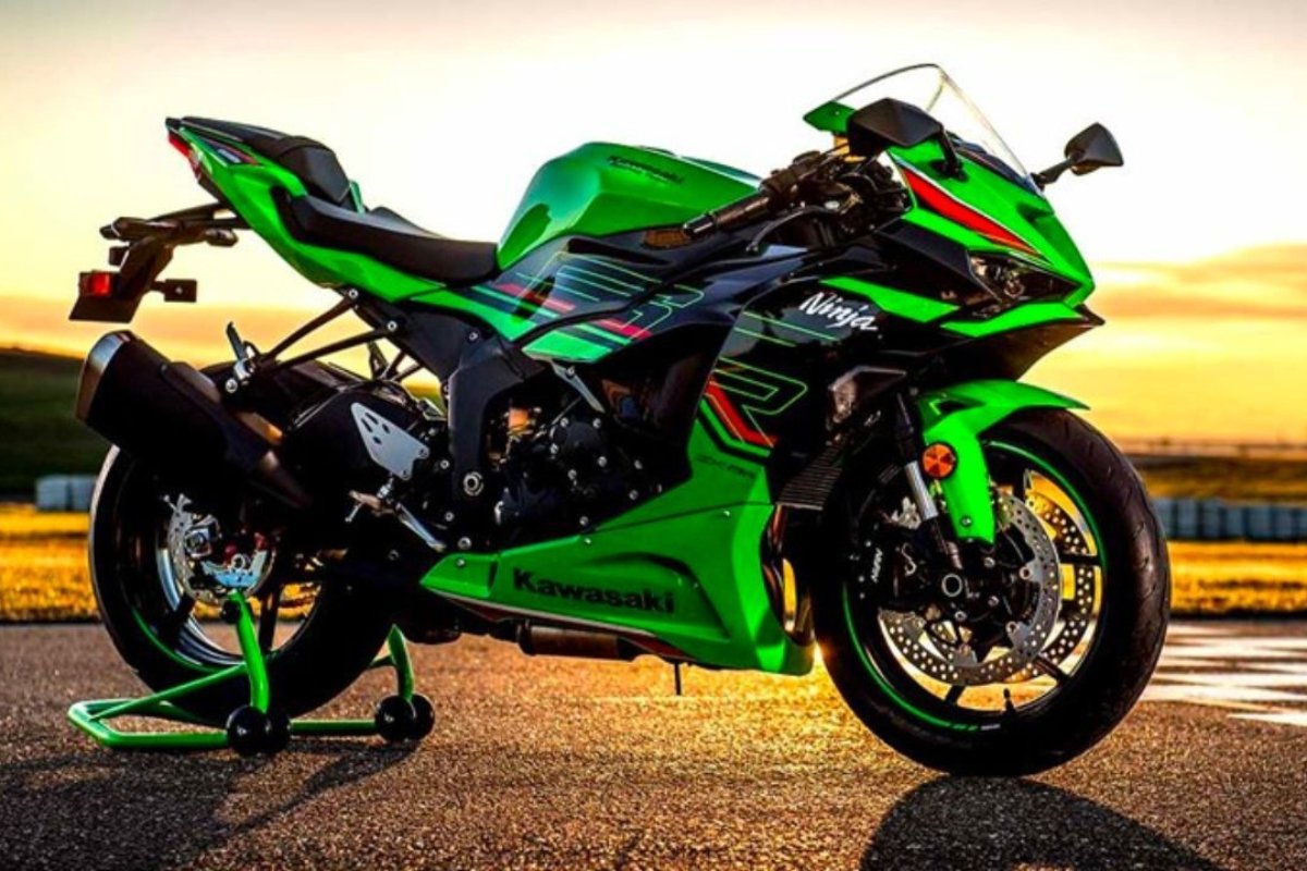 Kawasaki Ninja ZX-6R: दमदार स्पोर्ट्स बाइक ₹11,53,000 में खास फीचर्स और बेजोड़ परफॉर्मेंस