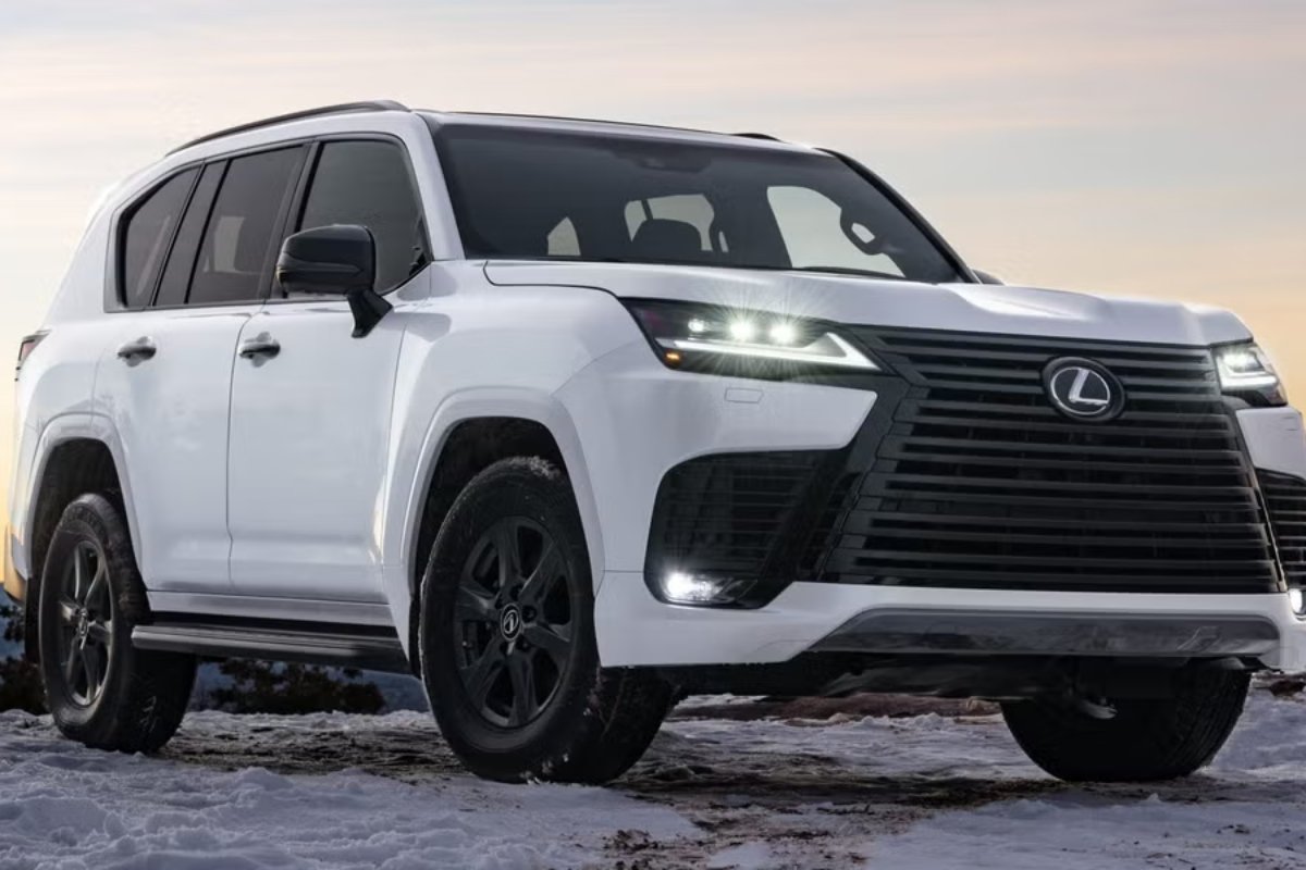 जब बात हो रुतबे की, तो Lexus LX है सबसे आगे कीमत ₹2.84 - ₹3.12 Cr तक