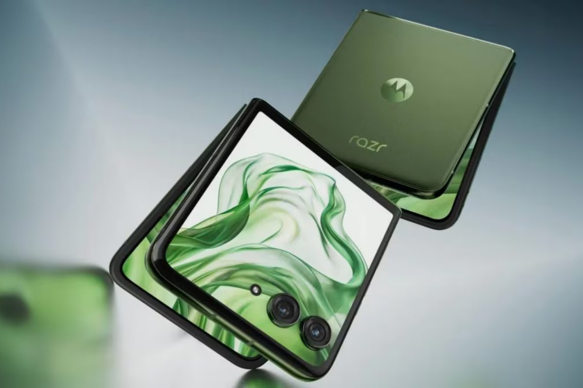 Motorola Razr 50 Ultra: 12GB RAM और 4000mAh बैटरी के साथ मिल रहा है सबसे बेहतरीन स्मार्टफोन ऑफर
