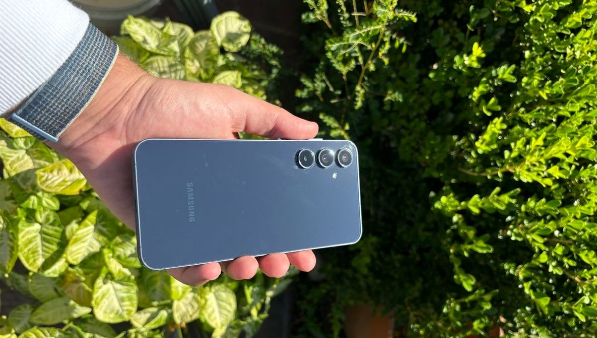 अब नहीं करना पड़ेगा समझौता Samsung Galaxy A55 5G ला रहा है 5G, 5000mAh बैटरी और 120Hz डिस्प्ले, वो भी कम कीमत में