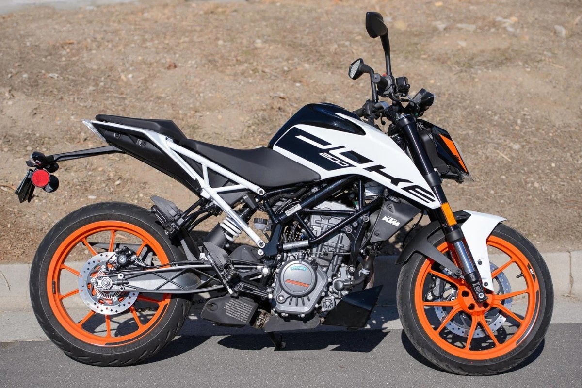 KTM 200 Duke: के साथ करें सड़क पर राज, कीमत और EMI मात्र ₹7,050/महीना