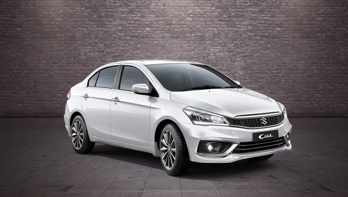Maruti Ciaz: शानदार स्टाइल और 20.04 kmpl माइलेज वाली लग्ज़री सेडान सिर्फ 9.40 लाख से शुरू