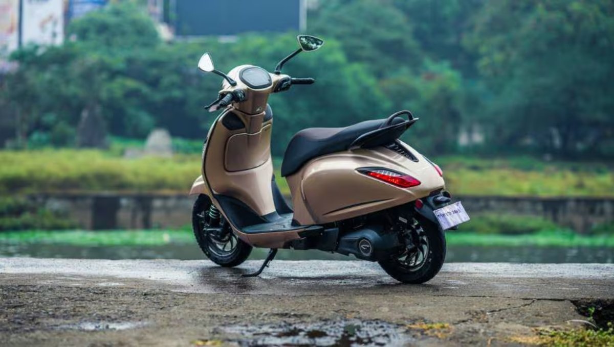 नए ज़माने का Bajaj Chetak 63kmph टॉप स्पीड, 3.25 घंटे में चार्ज, कीमत ₹1.15 लाख से शुरू