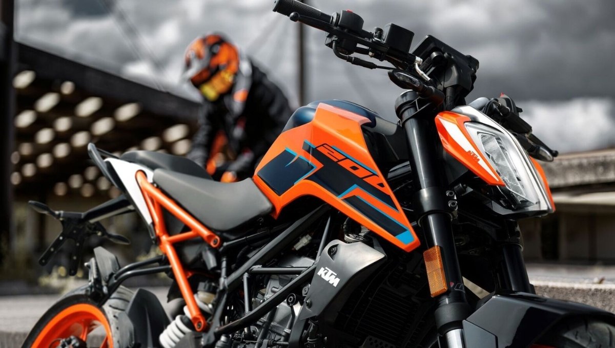 24.67 bhp की पॉवर और Supermoto ABS ब्रेक्स के साथ KTM 200 Duke 1.96 लाख में उपलब्ध