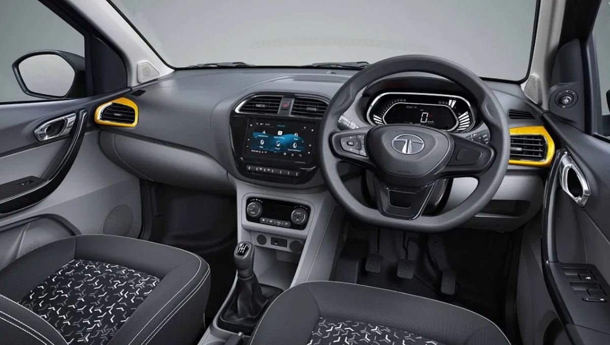 Tata Tiago CNG: 20.09 km/kg माइलेज, जबरदस्त सेफ्टी फीचर्स और कीमत जानकर हैरान हो जाएंगे