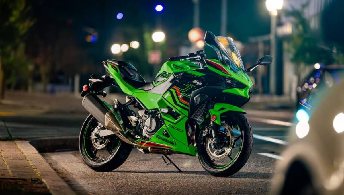 Kawasaki Ninja 500: सिर्फ 5.24 लाख में मिले दमदार 451cc इंजन और रफ्तार का तूफान