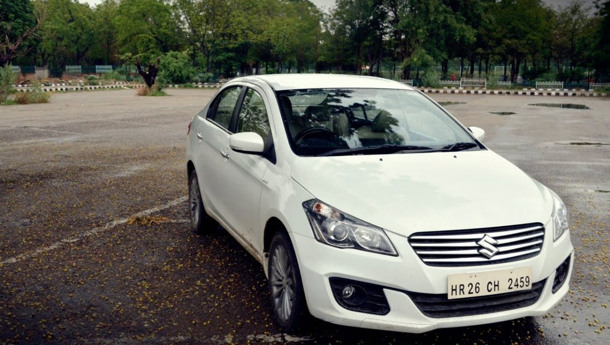Maruti Ciaz: शानदार स्टाइल और 20.04 kmpl माइलेज वाली लग्ज़री सेडान सिर्फ 9.40 लाख से शुरू