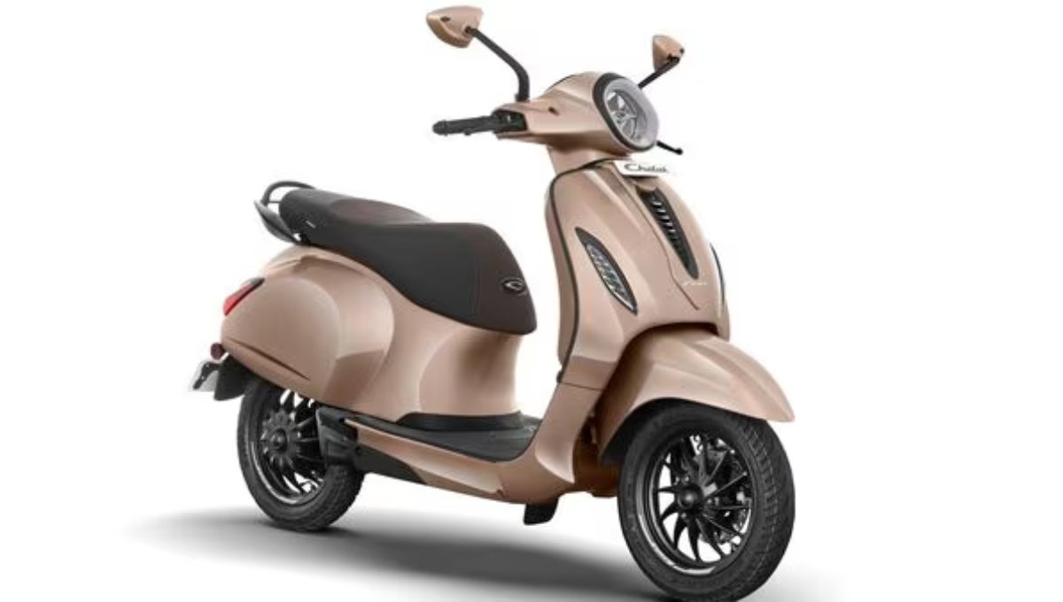 नए ज़माने का Bajaj Chetak 63kmph टॉप स्पीड, 3.25 घंटे में चार्ज, कीमत ₹1.15 लाख से शुरू