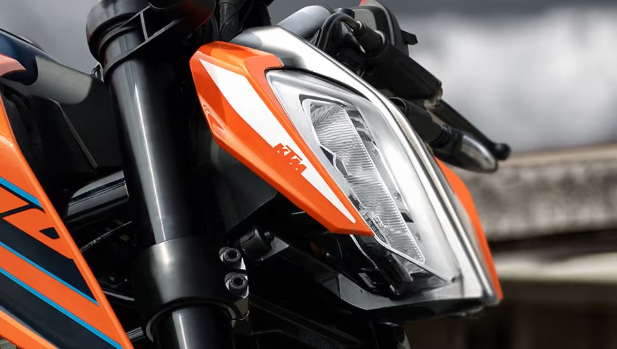 KTM 200 Duke: 199.5cc इंजन, 140kmph टॉप स्पीड वाली स्टाइलिश बाइक, कीमत 1.96 लाख से शुरू