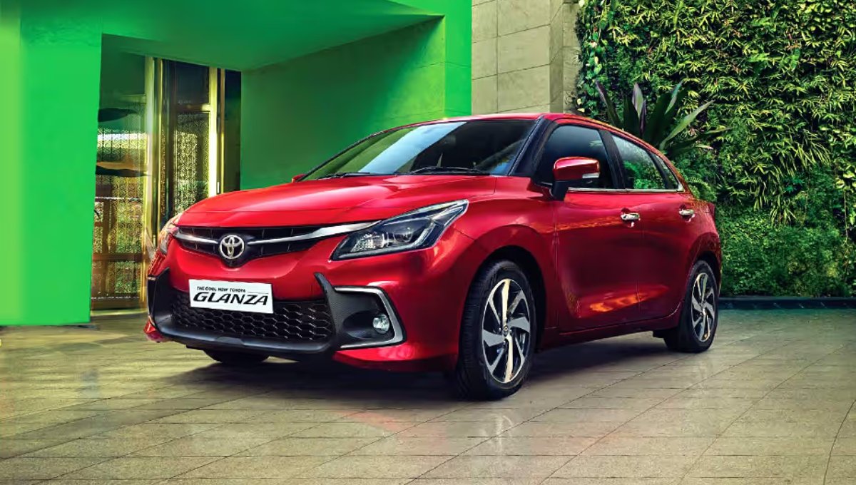 22.94 kmpl का माइलेज, ऑटोमैटिक गियरबॉक्स और सिर्फ 6.86 लाख से शुरू कीमत Toyota Glanza है खास