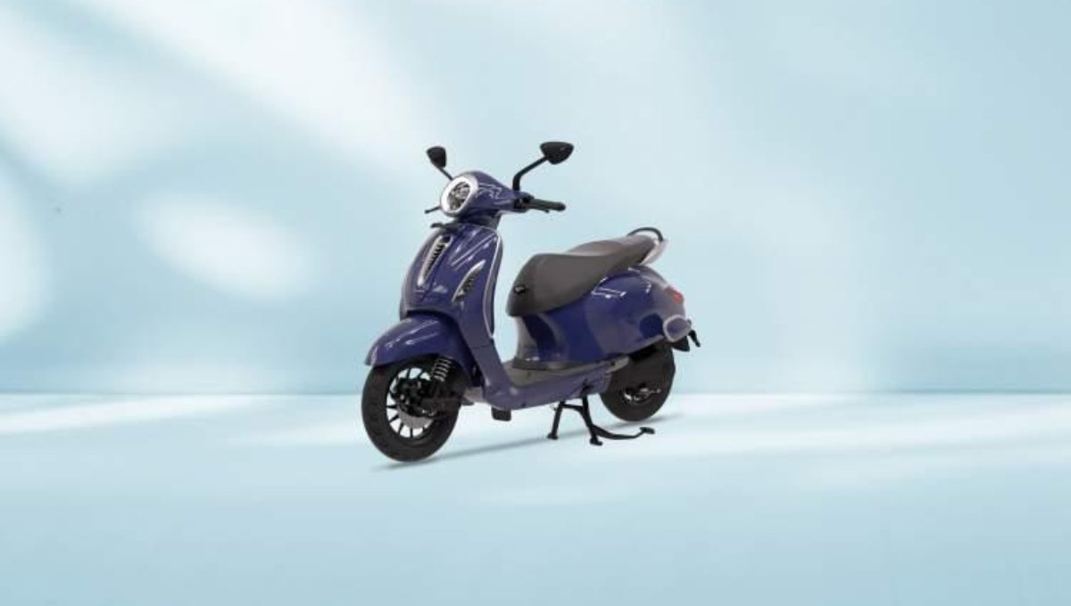 Bajaj Chetak: इलेक्ट्रिक स्कूटर शानदार फीचर्स और 1.15 लाख की कीमत में लग्ज़री राइड का मज़ा