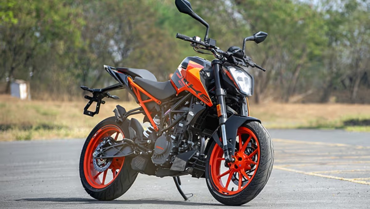24.67 bhp की पॉवर और Supermoto ABS ब्रेक्स के साथ KTM 200 Duke 1.96 लाख में उपलब्ध