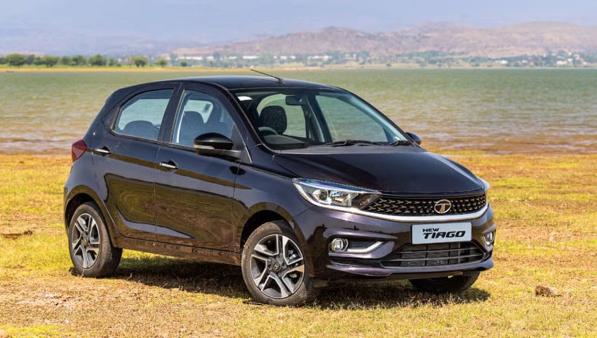 Tata Tiago CNG: 20.09 km/kg माइलेज, जबरदस्त सेफ्टी फीचर्स और कीमत जानकर हैरान हो जाएंगे
