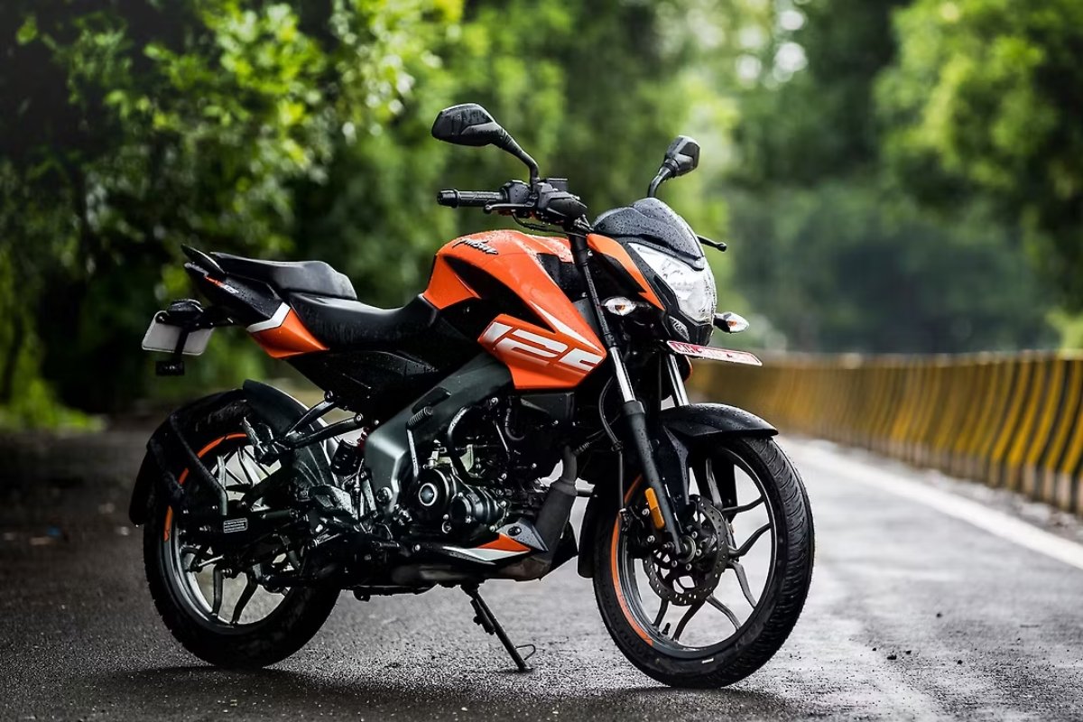 ₹1 लाख में दमदार स्टाइल और स्पीड का मेल जानिए Bajaj Pulsar NS125 के फीचर्स