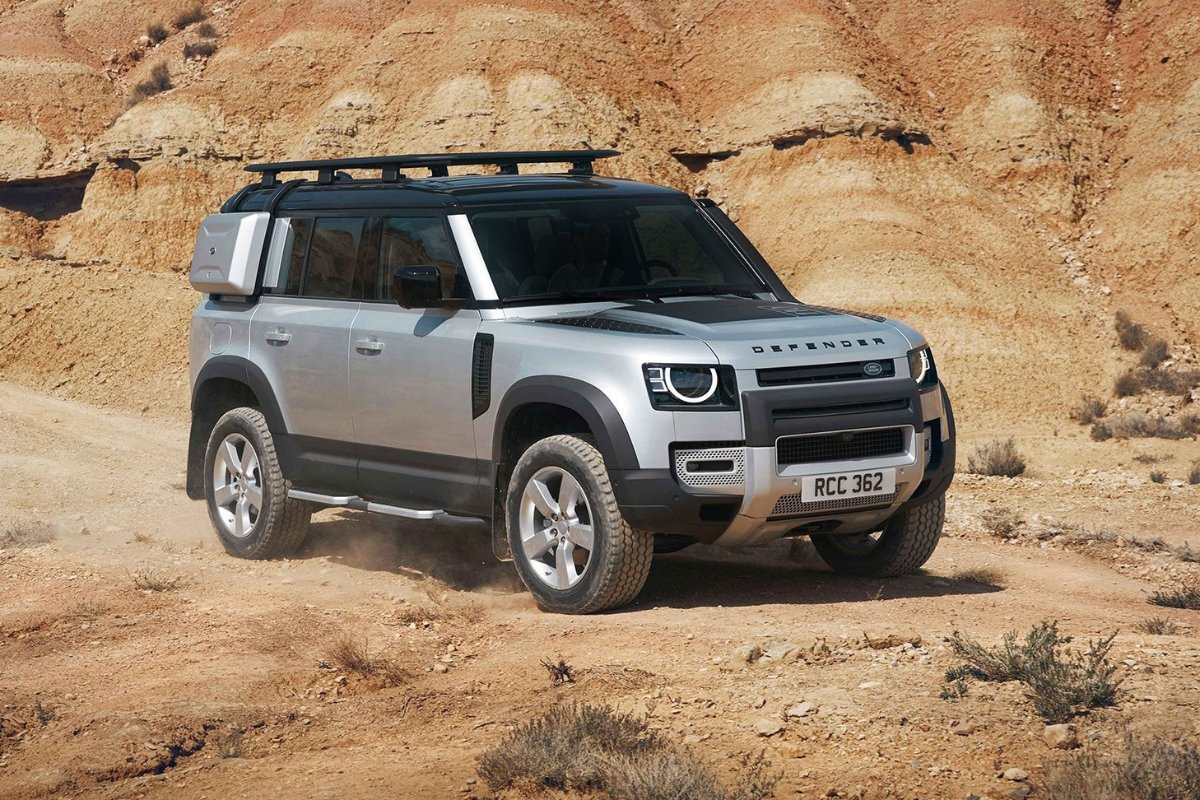 नई Defender: 750Nm टॉर्क, 4 सेकंड में पकड़ती है 100 की रफ्तार जानिए कीमत और खूबियां