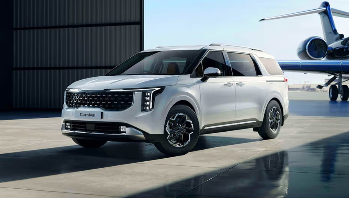 Kia Carnival: की नई कीमत और शानदार फीचर्स 14.85 kmpl माइलेज के साथ लक्ज़री MUV