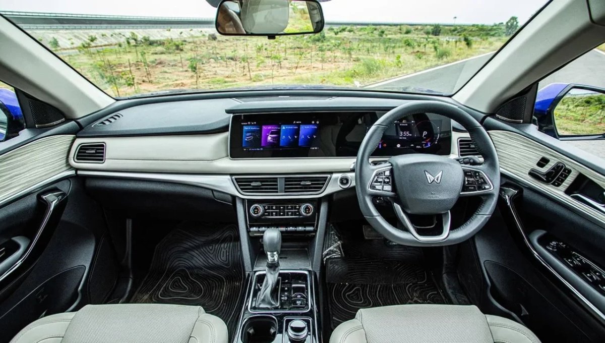 Mahindra XUV700: ₹14 लाख से शुरू दमदार फीचर्स और स्टाइलिश लुक का कमाल