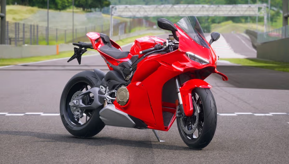 Ducati Panigale V4: 218 PS की ताकत, कीमत 27.41 लाख से शुरू, फीचर्स जानकर चौंक जाएंगे