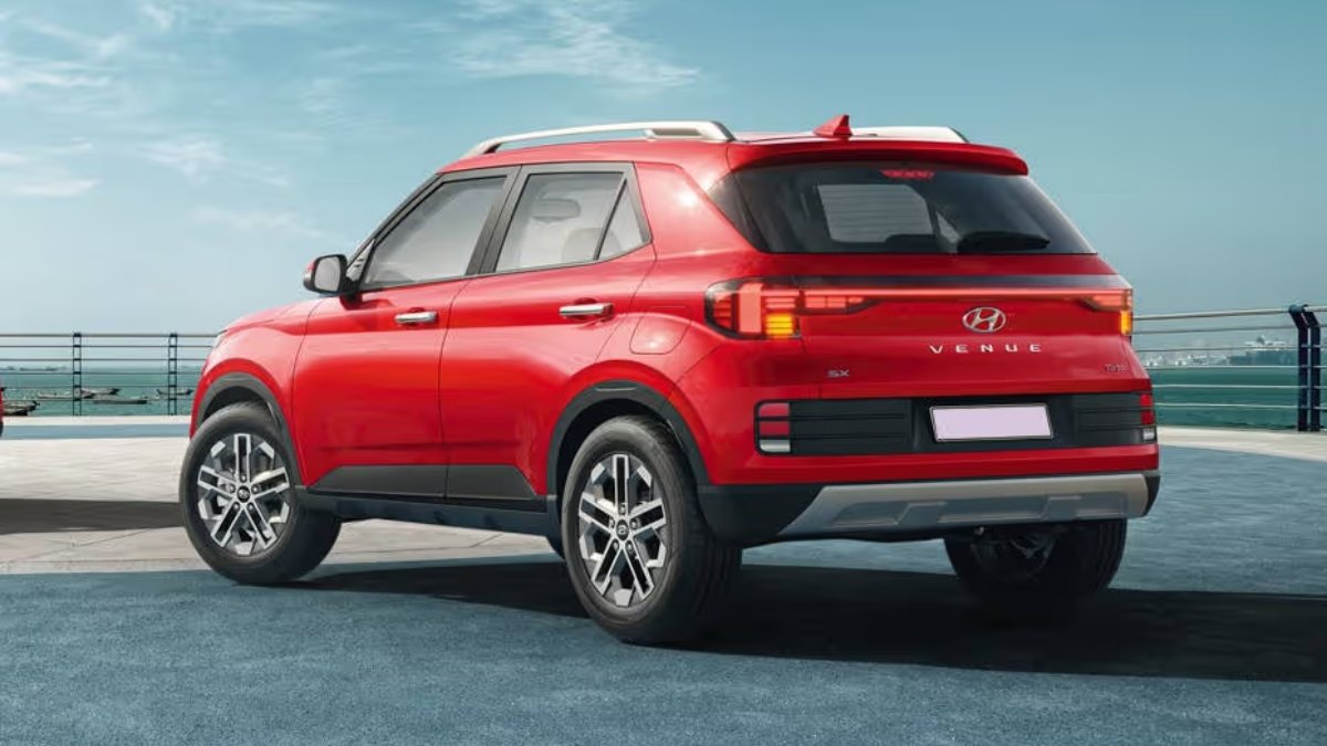 7.94 लाख से शुरू होने वाली Hyundai Venue में मिलते हैं शानदार लुक, 6 एयरबैग और जबरदस्त माइलेज