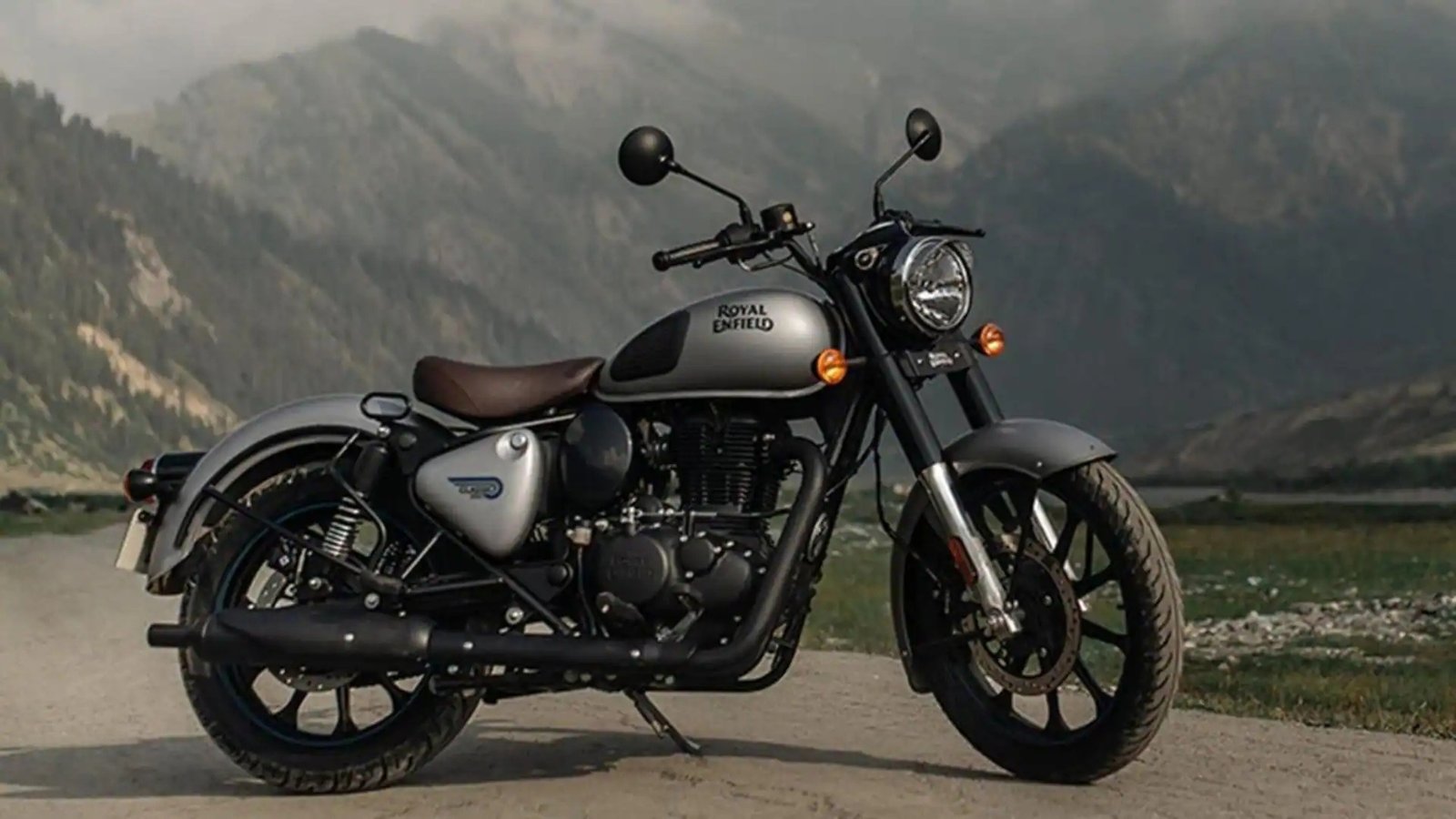 Royal Enfield Classic 350 की वापसी 349cc पावर, शानदार फीचर्स और कीमत सिर्फ ₹1.93 लाख से शुरू