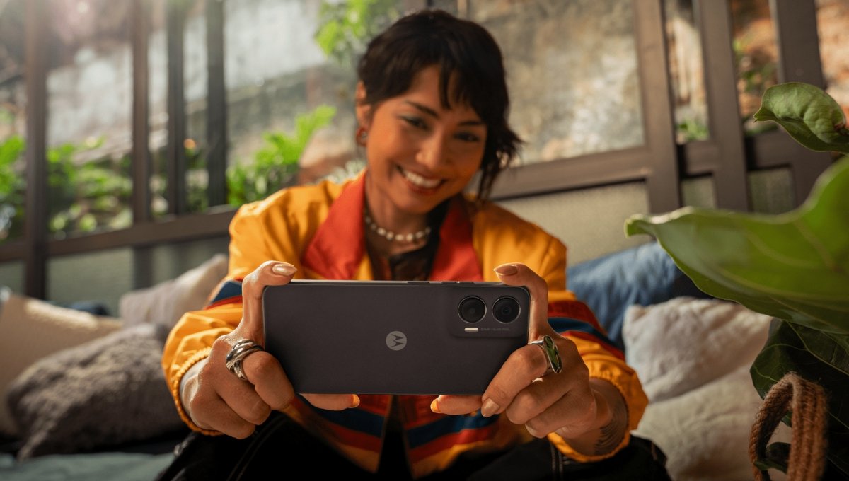 Motorola Moto G55: सिर्फ 14,000 में 50MP कैमरा, 5000mAh बैटरी और दमदार परफॉर्मेंस