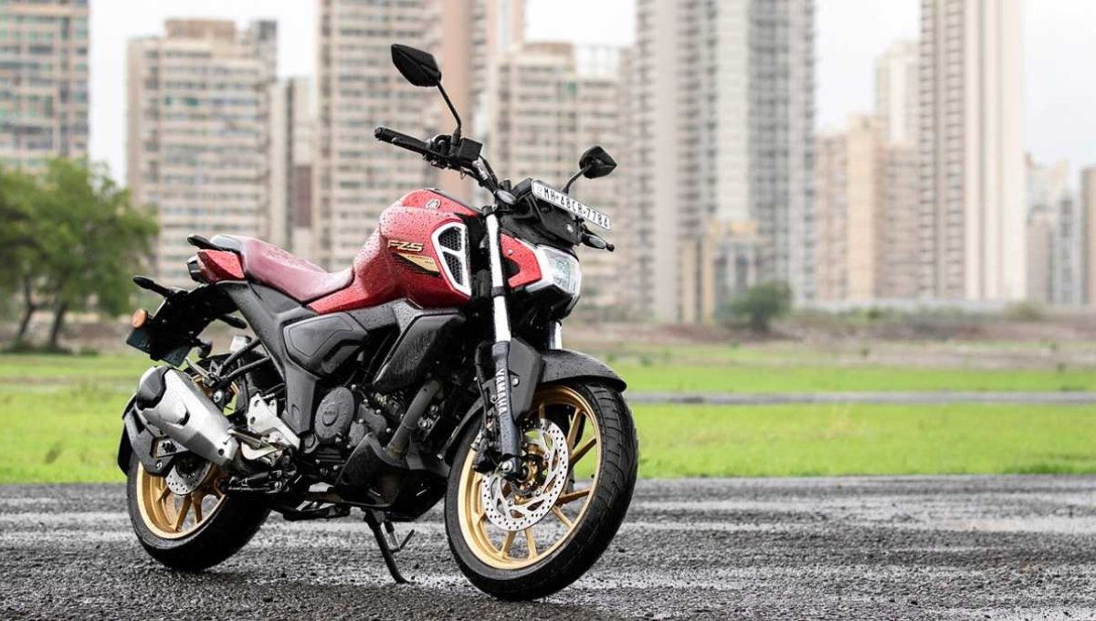 नई Yamaha FZ FI: 149cc इंजन, LED हेडलाइट और Digital Console के साथ सिर्फ 1.16 लाख में