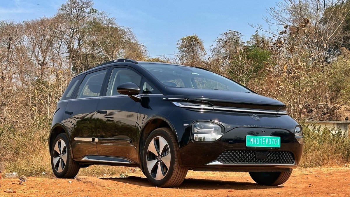 MG Windsor EV: सिर्फ 15 लाख में मिल रहा है लग्ज़री इंटीरियर और 360 कैमरा वाला EV